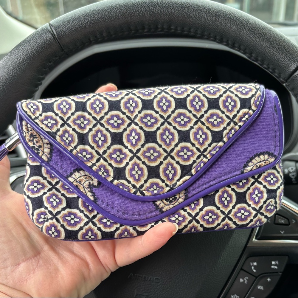 NEW VERA BRADLEY SIMPLY VIOLET WRISTLET CLUTCH/HANDBAG, NWOT